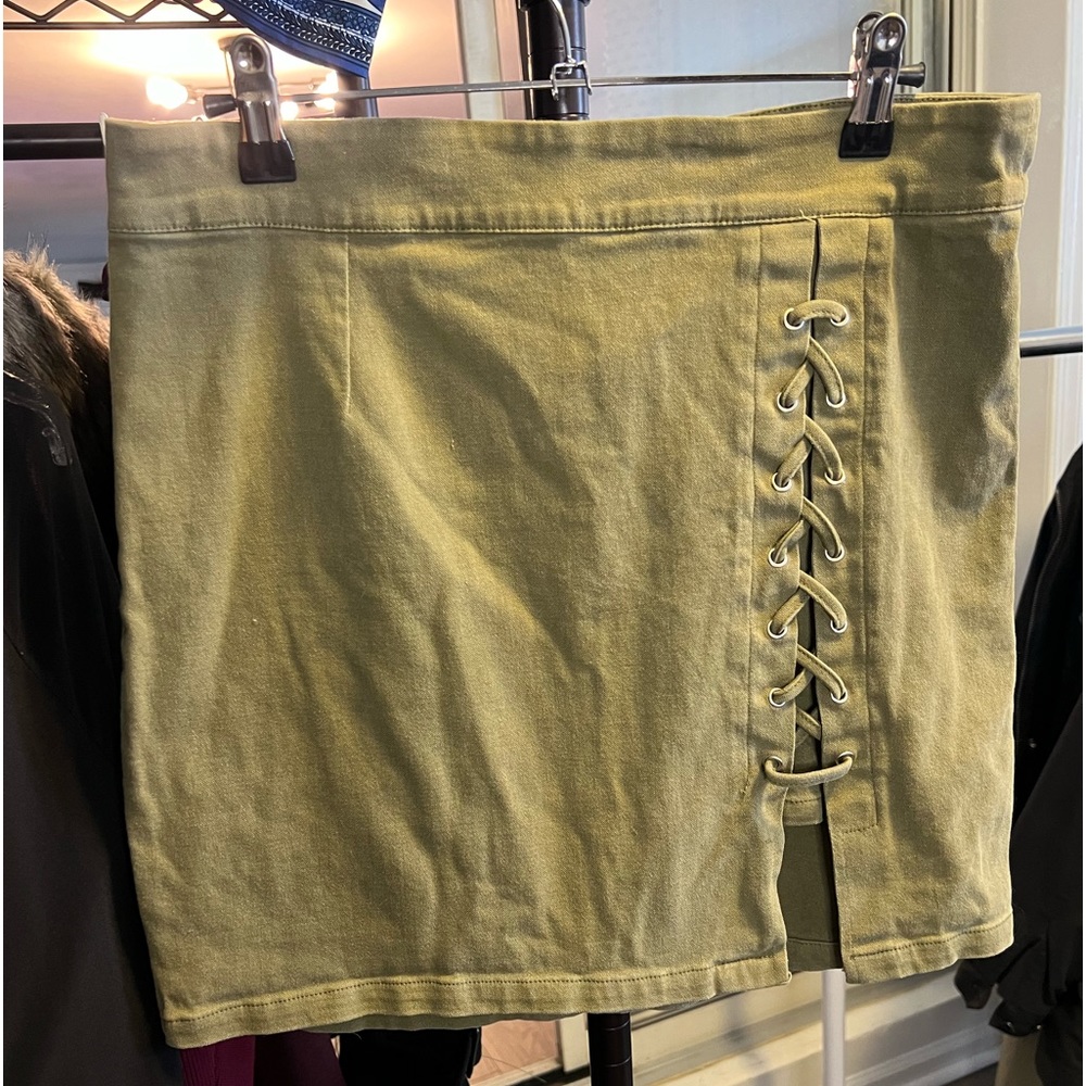 🔴Olive green skirt